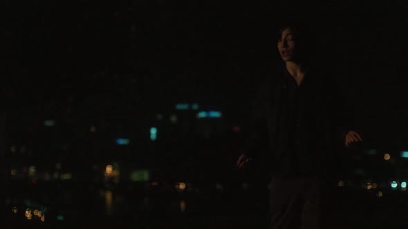 Náhled Charlieho-malá-tajemství---Ten,-kdo-stojí-v-koutě-(2012)-CZ-dabing;-drama,-romantický.avi (9)