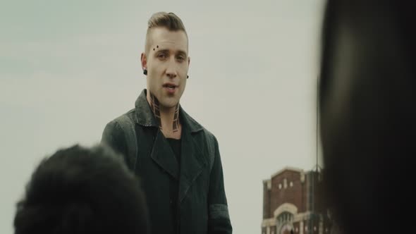 Náhled Divergent.2014.1080p.WEB-DL.DD5.1.H264-RARBG.mkv (2)