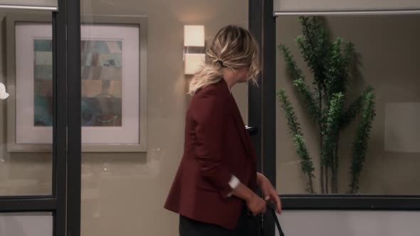 Náhled The.Big.Bang.Theory.S10E02.720p-DIMENSION.mkv (6)