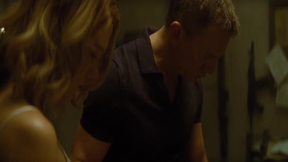 Náhled SPECTRE.007-2015.FULL.HD.CZ+ENG.BluRay.dabing.1080p.mkv (7)