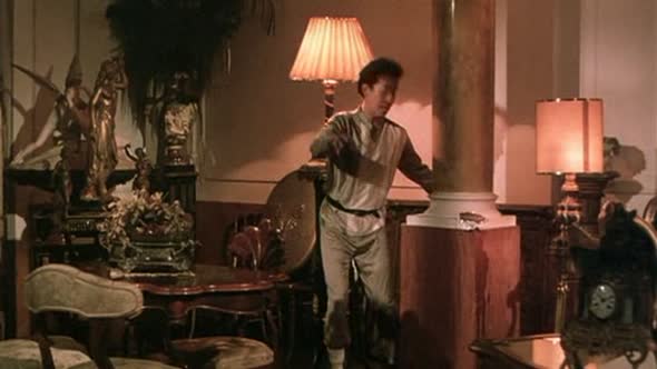 Náhled Bozska relikvie - Armour of God 1986 CZ dab DVDRip.avi (3)