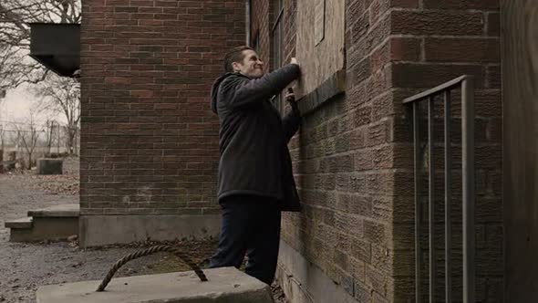 Náhled Zmizeni-2013-BRRip-XviD-AVI-CZ---novinky-filmy-2014.avi (7)