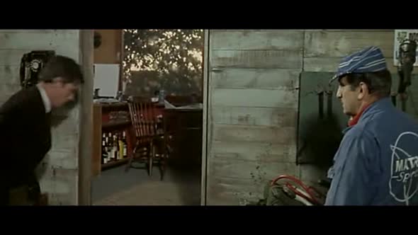 Náhled Alain-Delon---Dobrodruzi-DVDRip-Cz-SS23.avi (2)
