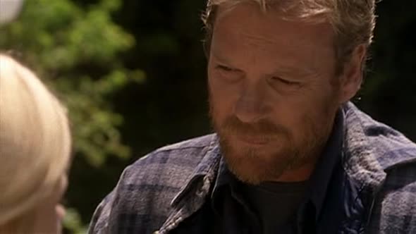 Náhled 24 Hodin - 24 S02E01 DVDrip CZDAB.avi (4)