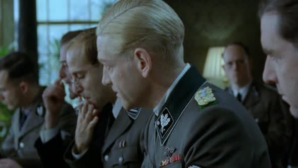 Náhled Konference.ve.Wannsee.2001.DVDRip.XviD.CZ.avi (3)