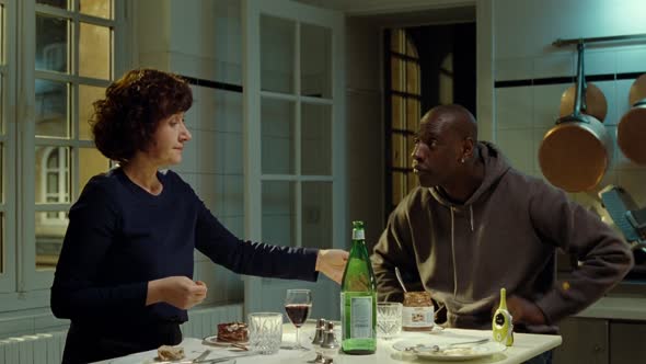 Náhled The Intouchables 2011 1080p BluRay x264 French AAC - Ozlem.mp4 (4)