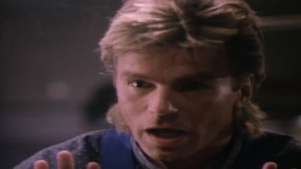 Náhled MacGyver S03E02 Ztracena Laska 2 (CZ).avi (4)