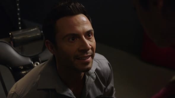 Náhled Submission.S01E06.HDTV.x264-FLEET.mkv (2)