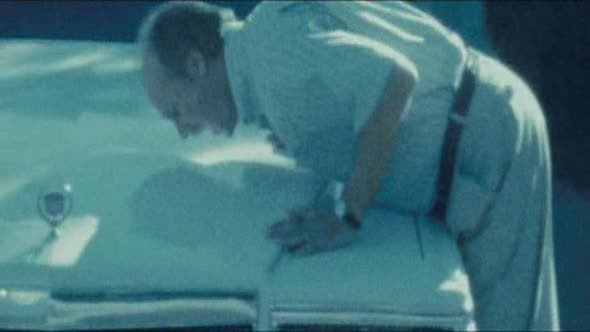 Náhled Utek-do-divociny-DVDRip-CZ-(DD-5,1).avi (2)