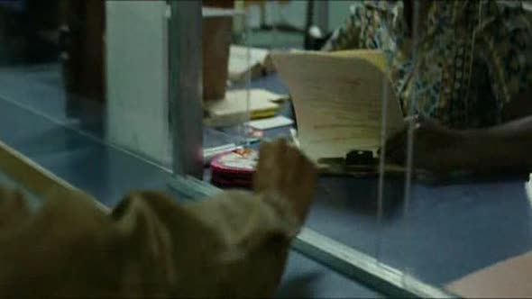 Náhled Utek-do-divociny-DVDRip-CZ-(DD-5,1).avi (6)
