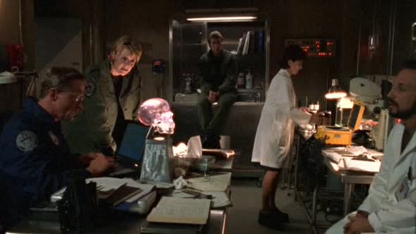 Náhled Hvězdná brána (Stargate SG-1) CZ 03x21 - Křišťálová lebka (Crystal Skull).avi (5)