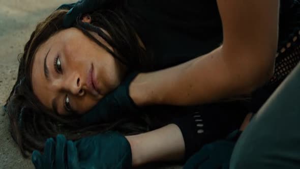 Náhled Allegiant.2016.BRRip.XviD.AC3.CZ.avi (2)