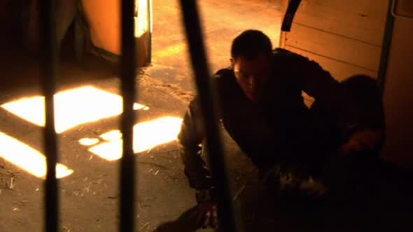 Náhled Battlestar Galactica CZ - 01x10 - Ruka bo.avi (7)