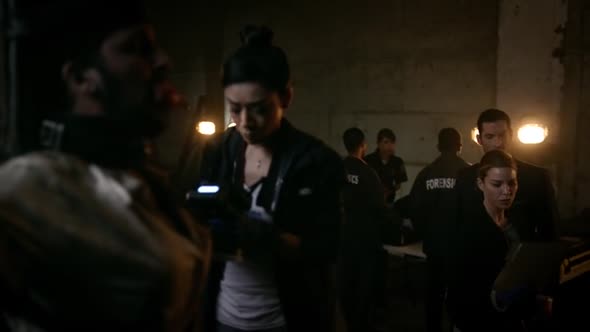 Náhled Lucifer.S02E03.HDTV.x264-LOL.mkv (4)