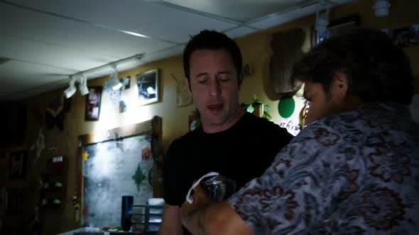 Náhled Hawaii 5-0 S05E19 - WEB-DL CZdabing.mkv (8)