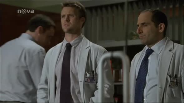 Náhled Dr. House (House M.D.) CZ 06x13 - Tah na branku (Moving the Chains).avi (4)