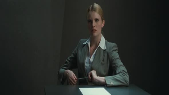 Náhled Exam.2009.BRRip.XviD.CZ.avi (2)