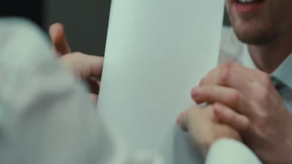 Náhled Exam.2009.BRRip.XviD.CZ.avi (6)