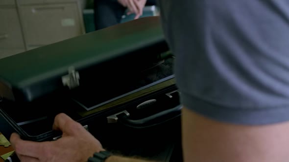 Náhled Narcos.S01E09.720p.WEBRip.x264-TASTETV.mkv (3)