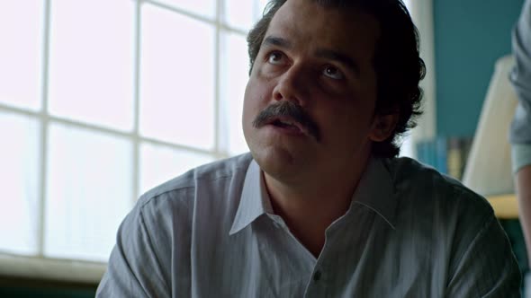 Náhled Narcos.S01E09.720p.WEBRip.x264-TASTETV.mkv (9)