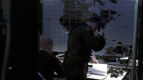 Náhled 24 Hodin - 24 S03E11 DVDrip CZDAB.avi (10)