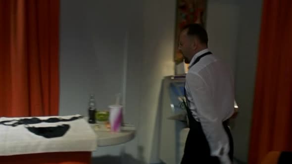 Náhled Four_Rooms-DiVXCZ.avi (10)