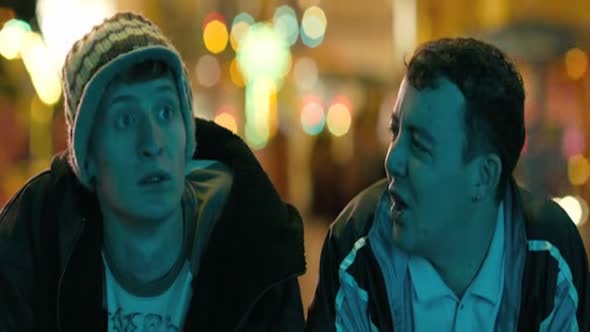 Náhled Love.Bite.2012.BRRip.XviD.CZ.avi (3)