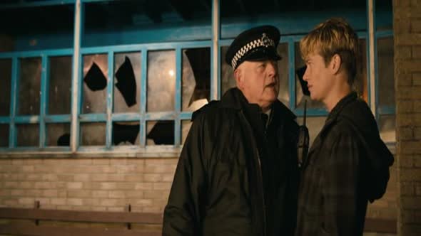 Náhled Love.Bite.2012.BRRip.XviD.CZ.avi (5)