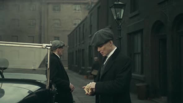 Náhled Gangy z Birminghamu S02E01 - Peaky Blinders - WEBrip CZdabing.avi (8)