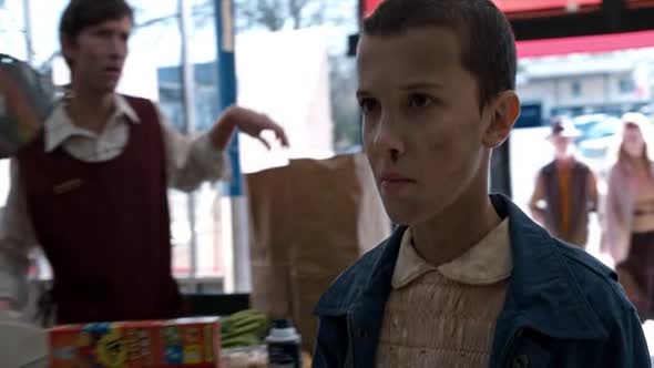 Náhled Stranger Things.S01E06.CZ titulky.WEBRip.avi (5)