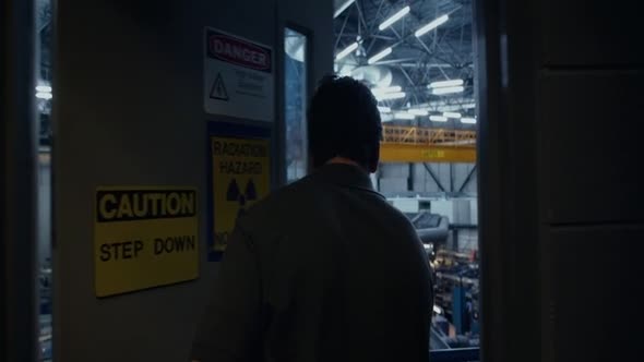 Náhled Fantastic Four 2015 BRRip x264 AC3-RiSiNG.mkv (2)