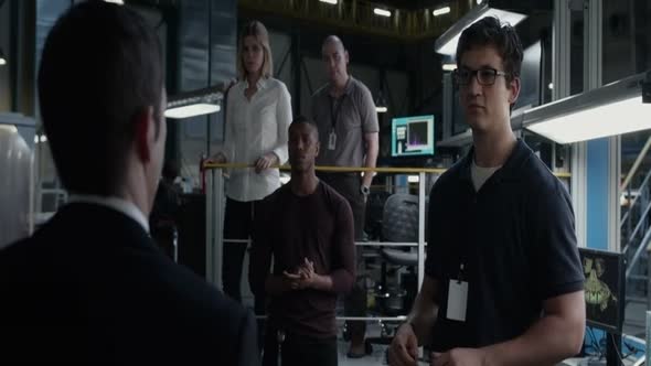 Náhled Fantastic Four 2015 BRRip x264 AC3-RiSiNG.mkv (4)