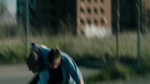 Náhled Monsters Dark Continent 2014 CZ tit.u obraze.avi (1)