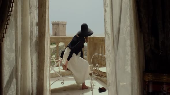 Náhled By.the.Sea.2015.BRRip.Xvid.AC3.CZ.avi (2)