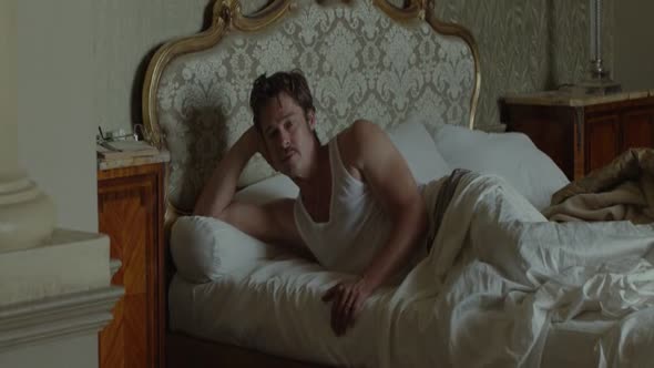 Náhled By.the.Sea.2015.BRRip.Xvid.AC3.CZ.avi (5)