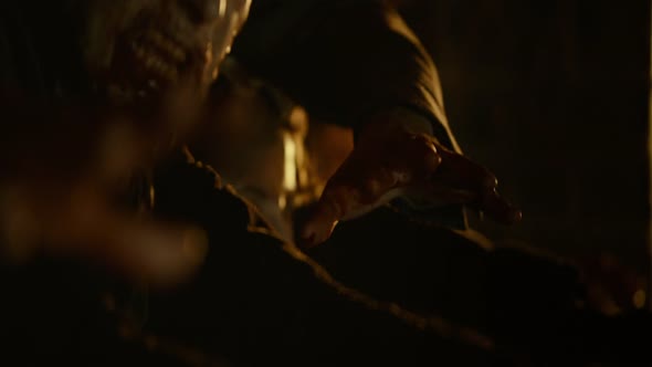 Náhled Pýcha,-předsudek-a-zombie---Pride-and-Prejudice-and-Zombies-(2016)-CZdab-Komedie--Horor--Romantický--Thriller.mkv (10)