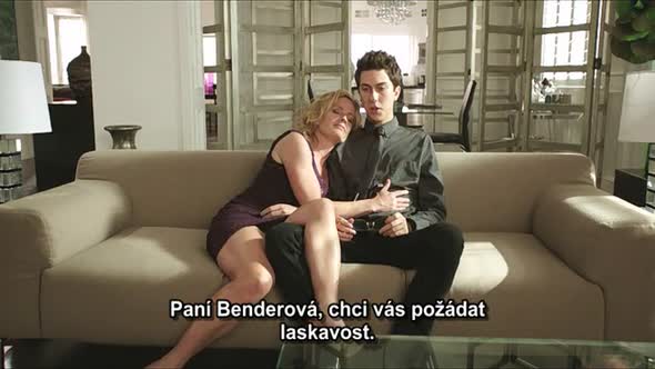 Náhled Behaving-Badly-cz-tit.v-obraze-komedie-2014-Selena-Gomez-Mary-Louise-Parker...avi (3)