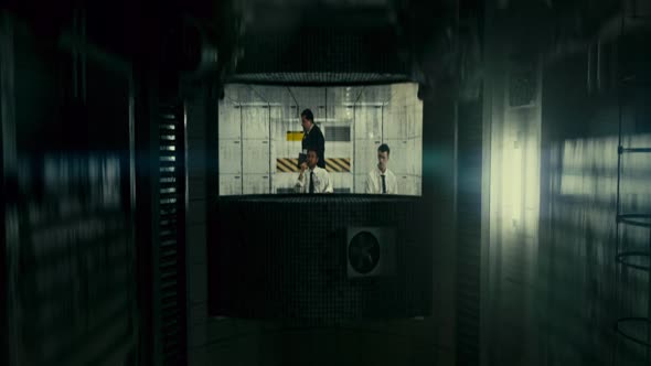 Náhled tk z MS-1 - Lockout - MS One Maximum Security FRA 2012 CZ.ENG.dub Sci-fi Thriller BRrip720p.CZ.mkv (1)