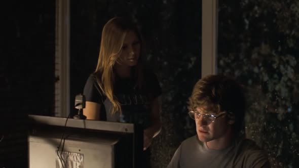 Náhled Retezova zprava (2010) CZ dabing Horor Thriller.avi (2)