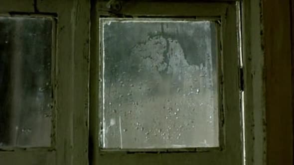 Náhled Dum-k-poveseni1988DvDRip.XviD.CZ.avi (3)