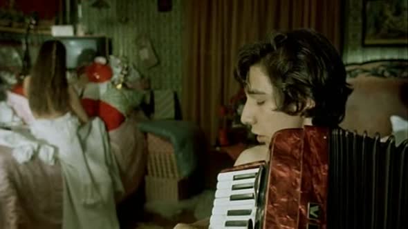 Náhled Dum-k-poveseni1988DvDRip.XviD.CZ.avi (9)