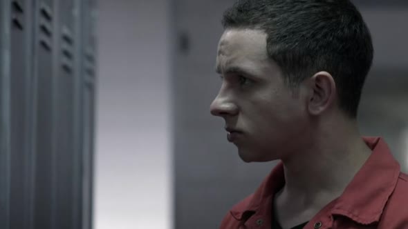 Náhled Misfits - Zmetci S04E07 - Misfits - DVDrip CZdabing.avi (1)