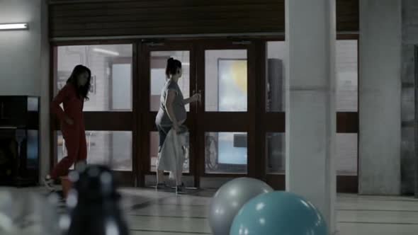 Náhled Misfits - Zmetci S04E07 - Misfits - DVDrip CZdabing.avi (2)