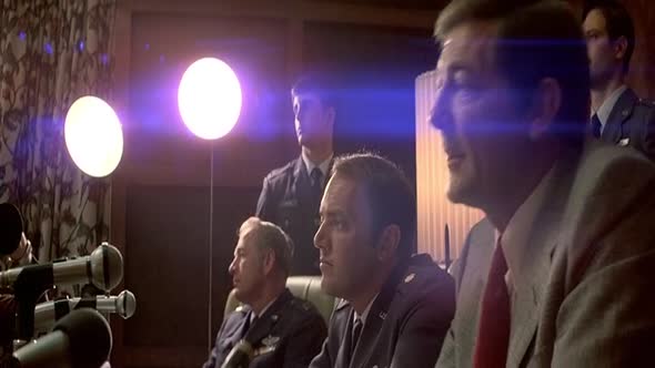 Náhled Blizka-setkani-tretiho-druhu-Close-Encounters-of-the-Third-Kind-480p-DVDrip-AC3-51-Cz-dab-1977.mkv (5)