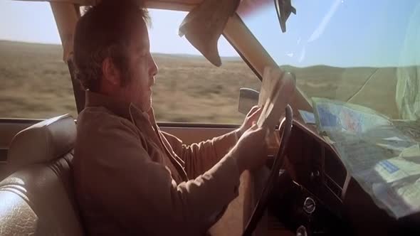 Náhled Blizka-setkani-tretiho-druhu-Close-Encounters-of-the-Third-Kind-480p-DVDrip-AC3-51-Cz-dab-1977.mkv (7)