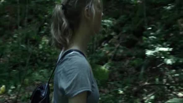 Náhled Les sebevrahů (The Forest - 2016) cz dabing horor.avi (5)
