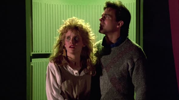Náhled Klauni zabijáci (Killer Klowns from Outer Space - 1988) 720p cz dabing, horor, komedie.mkv (2)